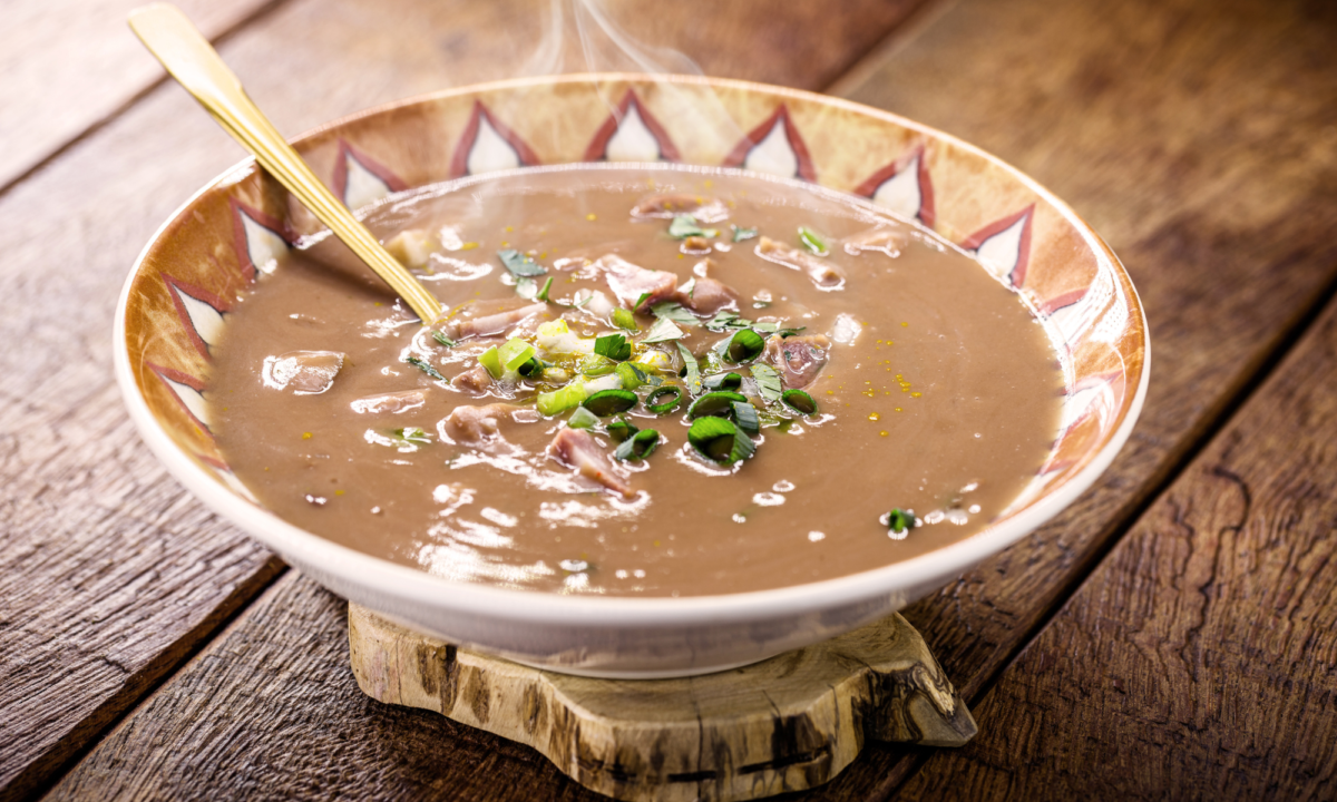 SOPA DE FEIJÃO