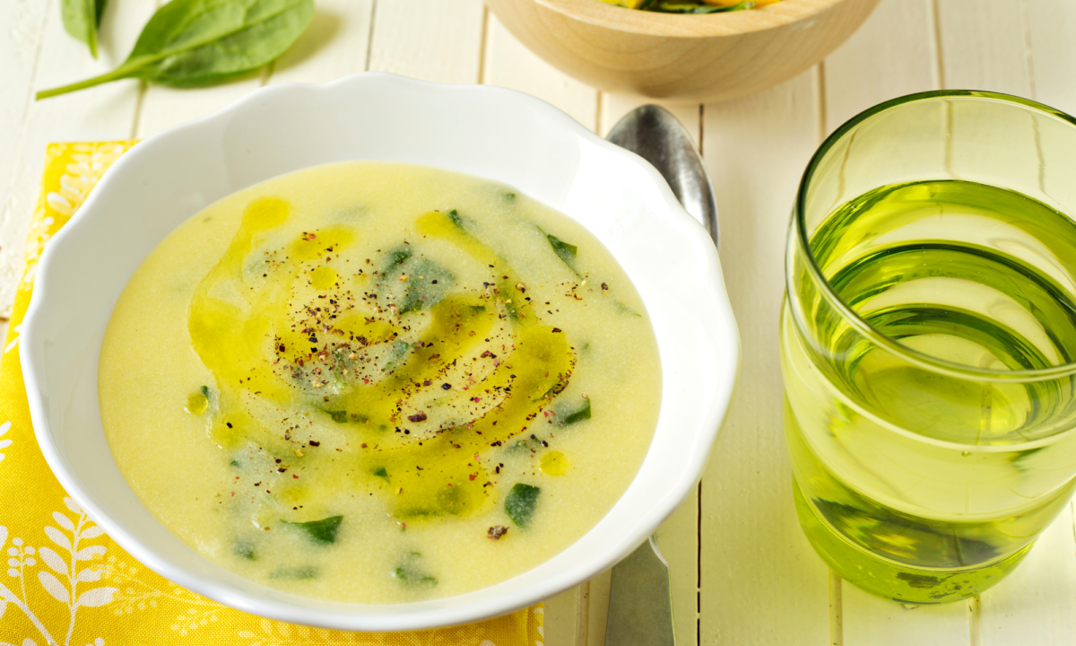 SOPA DE FUBÁ COM COUVE