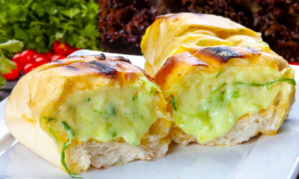 Pão de Alho com Pão Francês