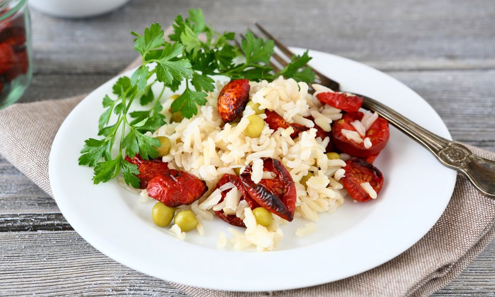 RISOTO DE RÚCULA COM TOMATE SECO