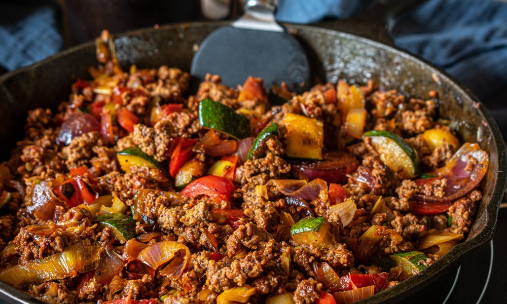 CARNE MOÍDA COM LEGUMES