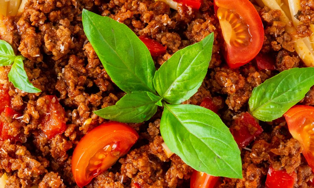 CARNE MOÍDA COM TOMATE CEREJA