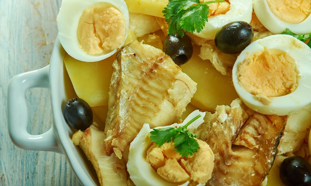 BACALHAU COM BATATAS