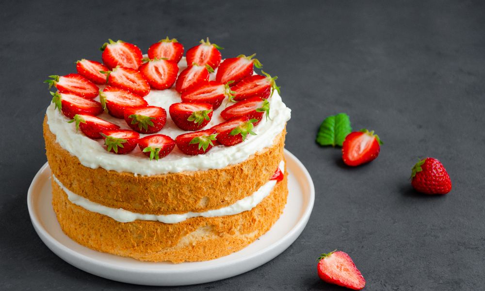 NEST MILK CAKE WITH STRAWBERRIES
