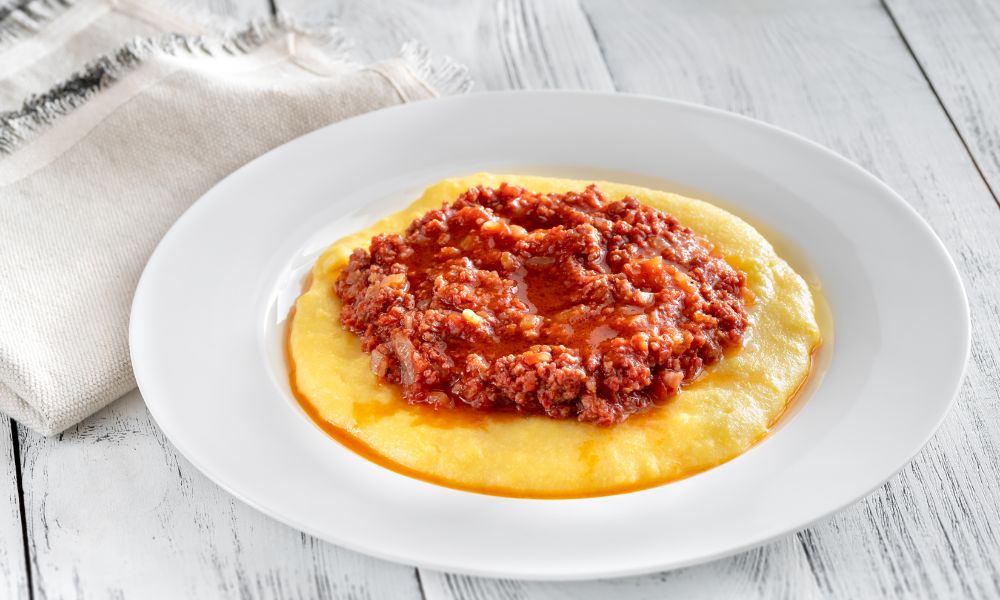 POLENTA CREMOSA COM CARNE MOÍDA