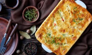 TORTA DE FRANGO DESFIADO FIT