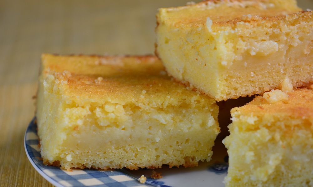 Simple and Quick Creamy Cornmeal Cake in a Blender