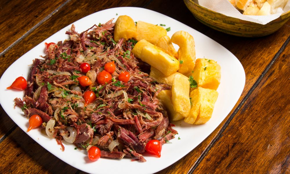 Carne de Sol com Nhoque de Mandioca