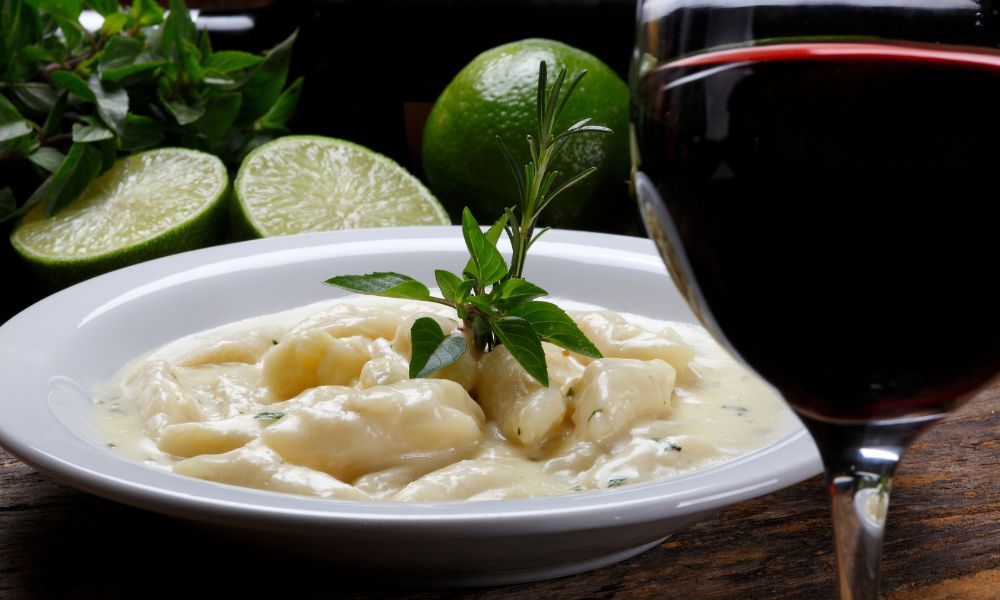 Macarrão com Molho de Ricota e Manjericão
