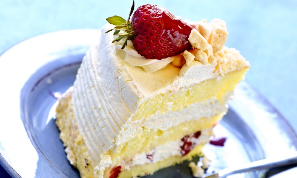 Bolo Merengue de Morango