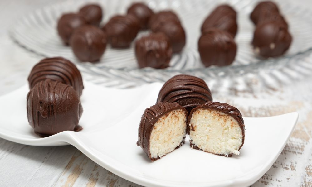 Bombom de Coco com Chocolate 70%