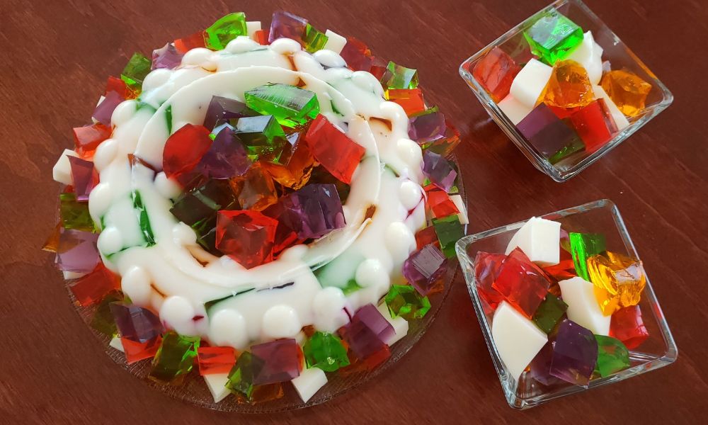 Mosaic Gelatine with Milk Cream