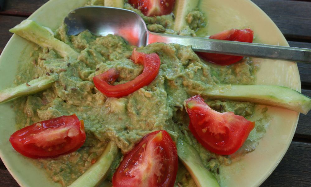 Guacamole Cremoso com Palitos de Pepino
