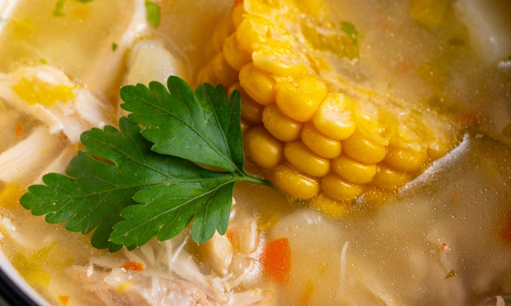 Caldo de Frango com Milho Verde