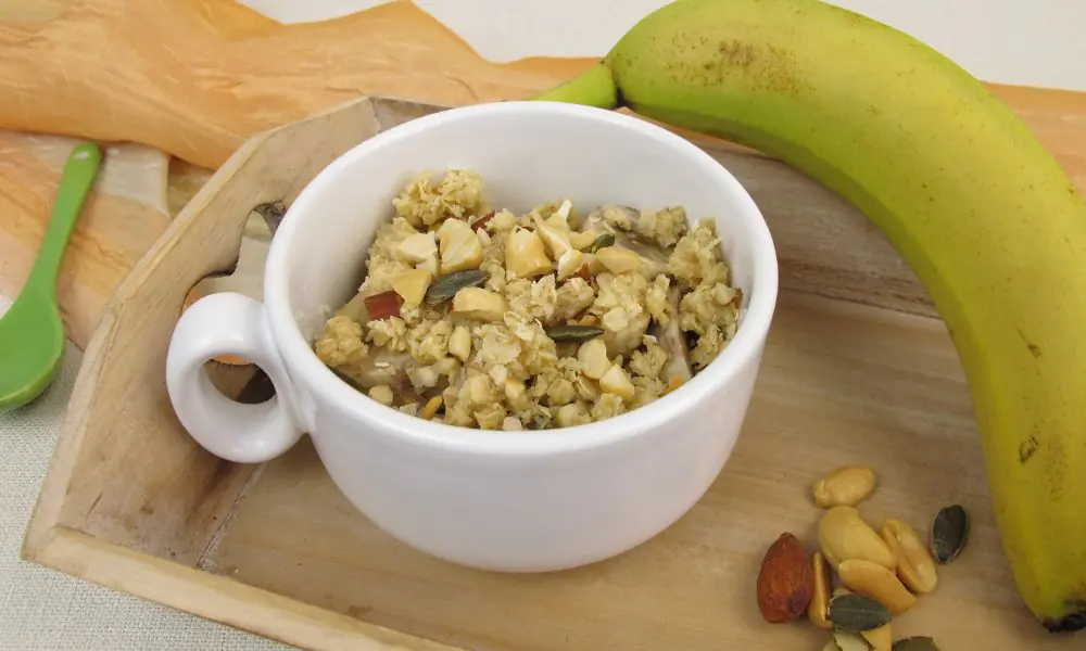 Crumble de Banana com Nozes e Maple Syrup