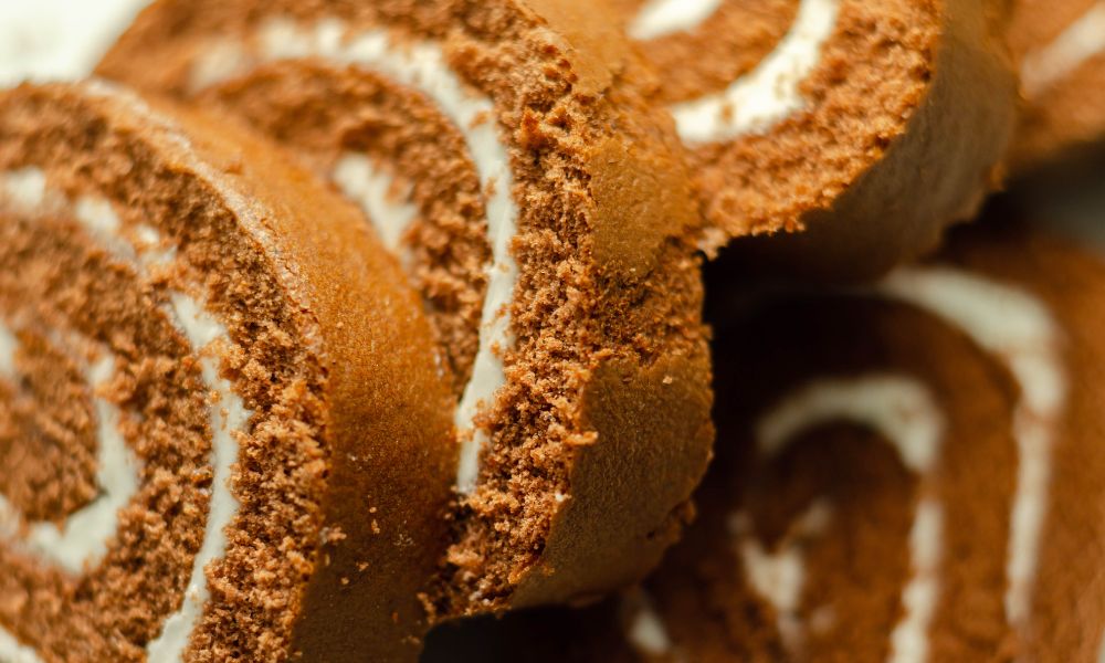 Rocambole de Chocolate com Recheio de Baunilha