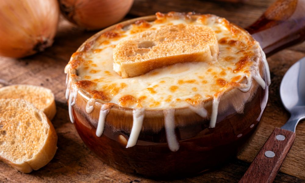 Sopa de Cebola Gratinada (Estilo Francesa)