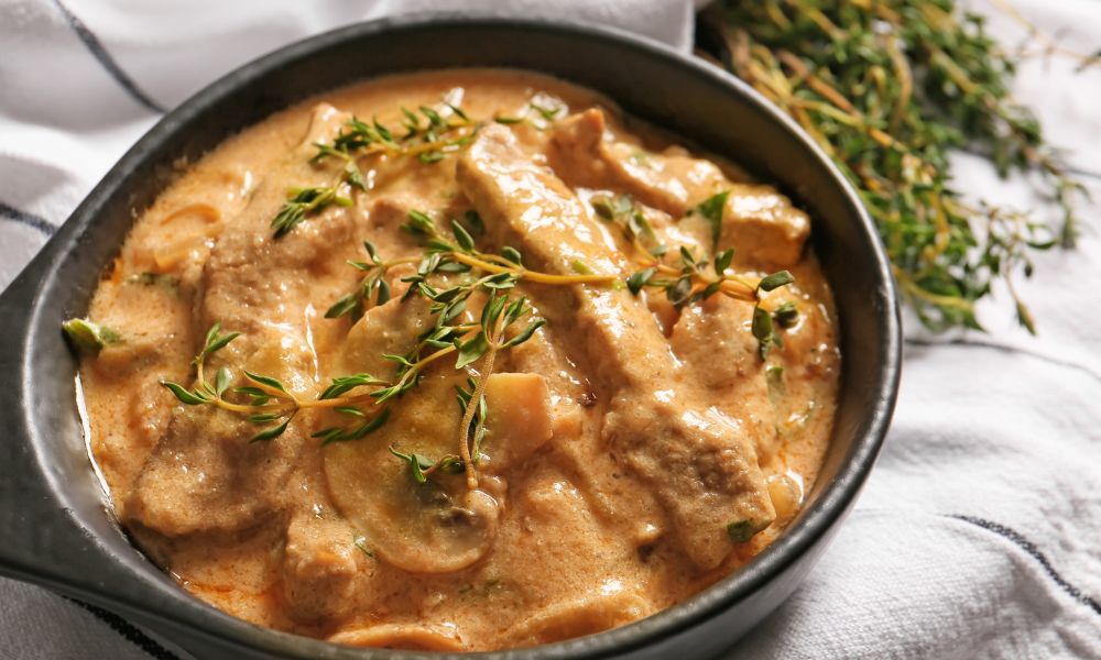 Strogonoff com Leite de Coco e Curry