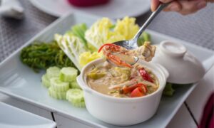 Siri com Leite de Coco e Coentro