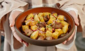 Carne de Panela com Batata e Molho Encorpado