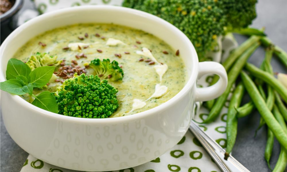 Sopa de Brócolis Cremosa com Sabor de Restaurante (Mas Feita em Casa)